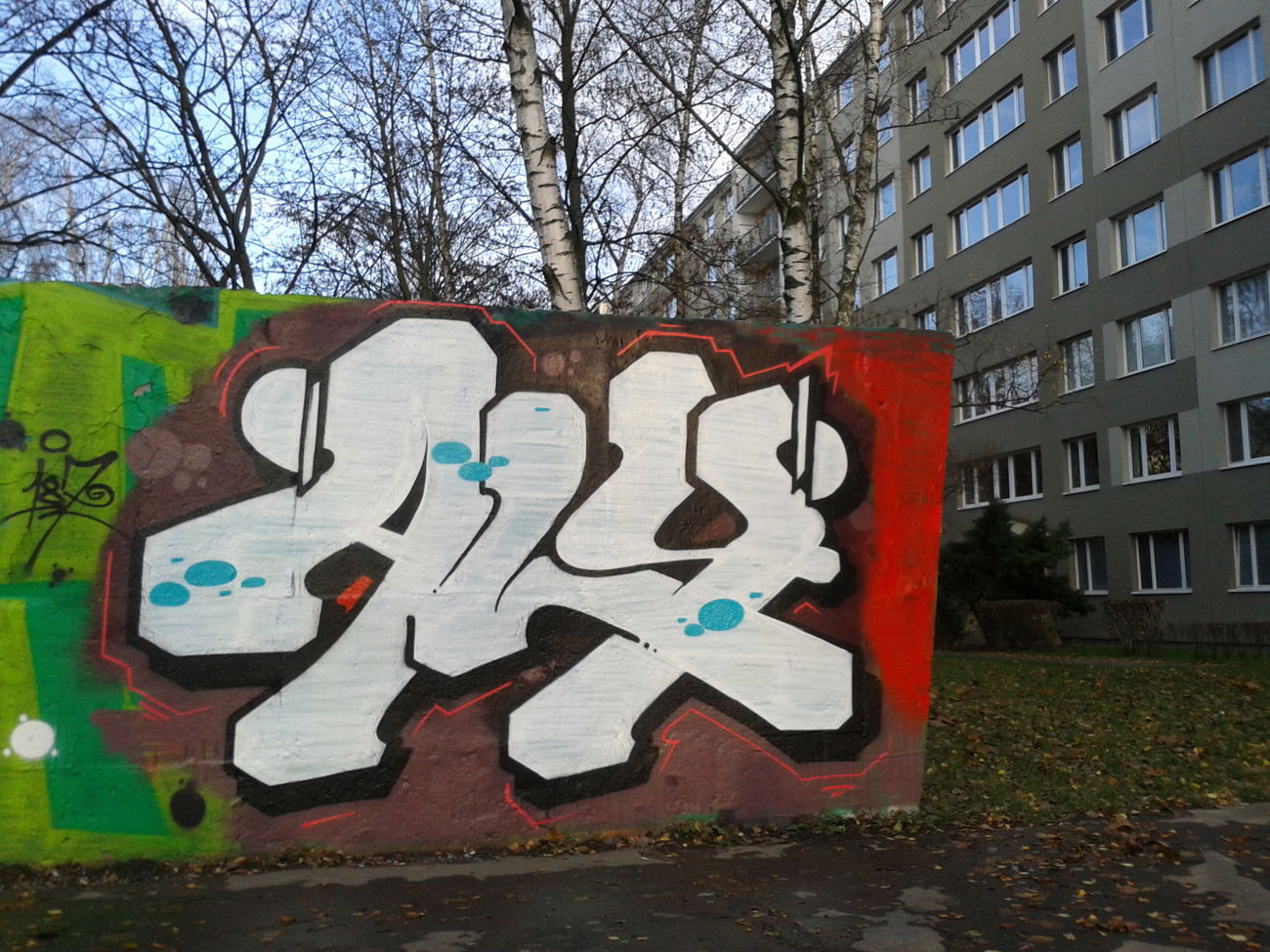 Graffiti Wall - Photo by menoalien187 - Á, eL, Ý (2019)