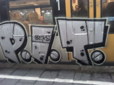 Graffiti Train - Photo by merone (2013)
