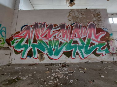 Graffiti Wall - Photo by mesag (2020)