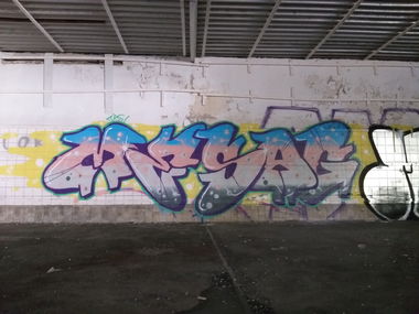 Graffiti Wall - Photo by mesag (2020)