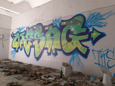 Graffiti Wall - Photo by mesag (2020)