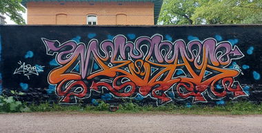 Graffiti Wall - Photo by mesag (2021)