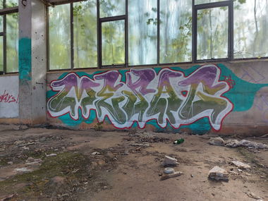 Graffiti Wall - Photo by mesag (2020)