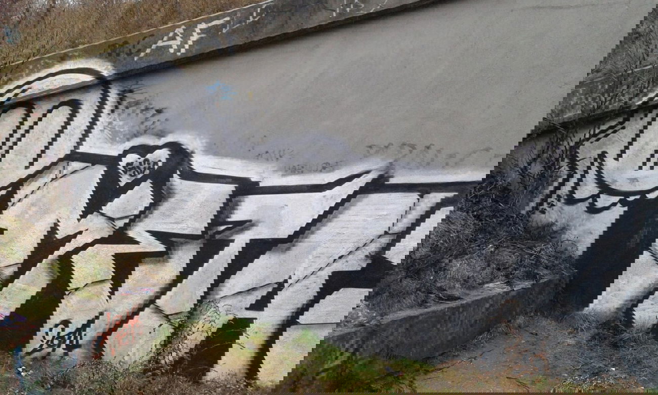 Graffiti Bombing in Olsztyn - Photo by metanol