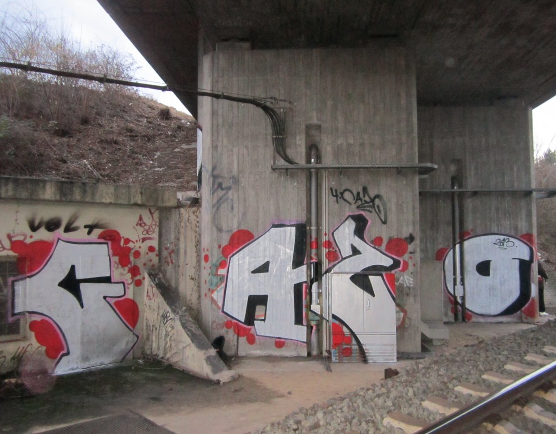 Graffiti Bombing - Photo by miami - Cazo, DBL