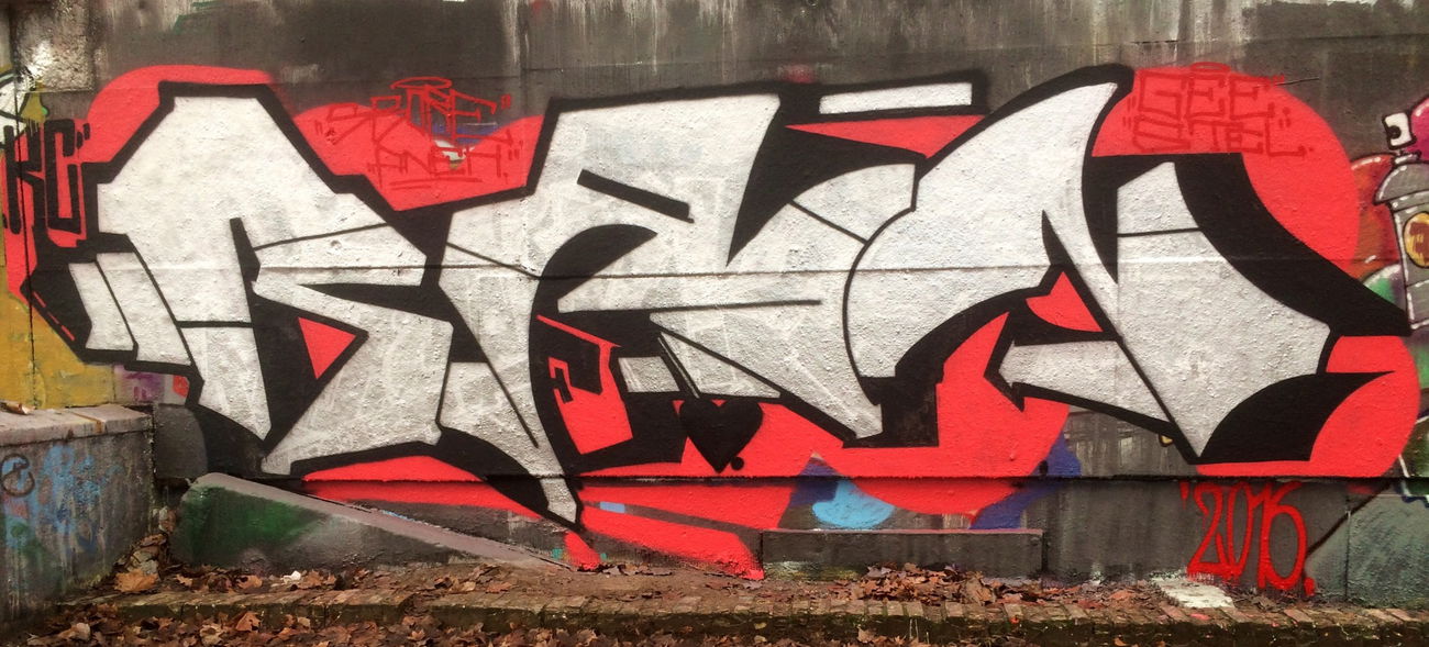 Graffiti Wall - Photo by mick39 - rain, kc, berlin