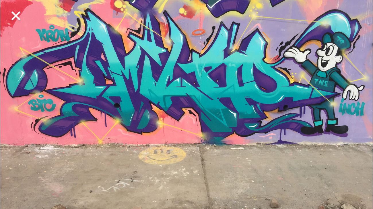 Graffiti Wall - Photo by micro79