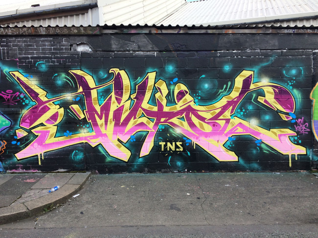 Graffiti Wall - Photo by micro79