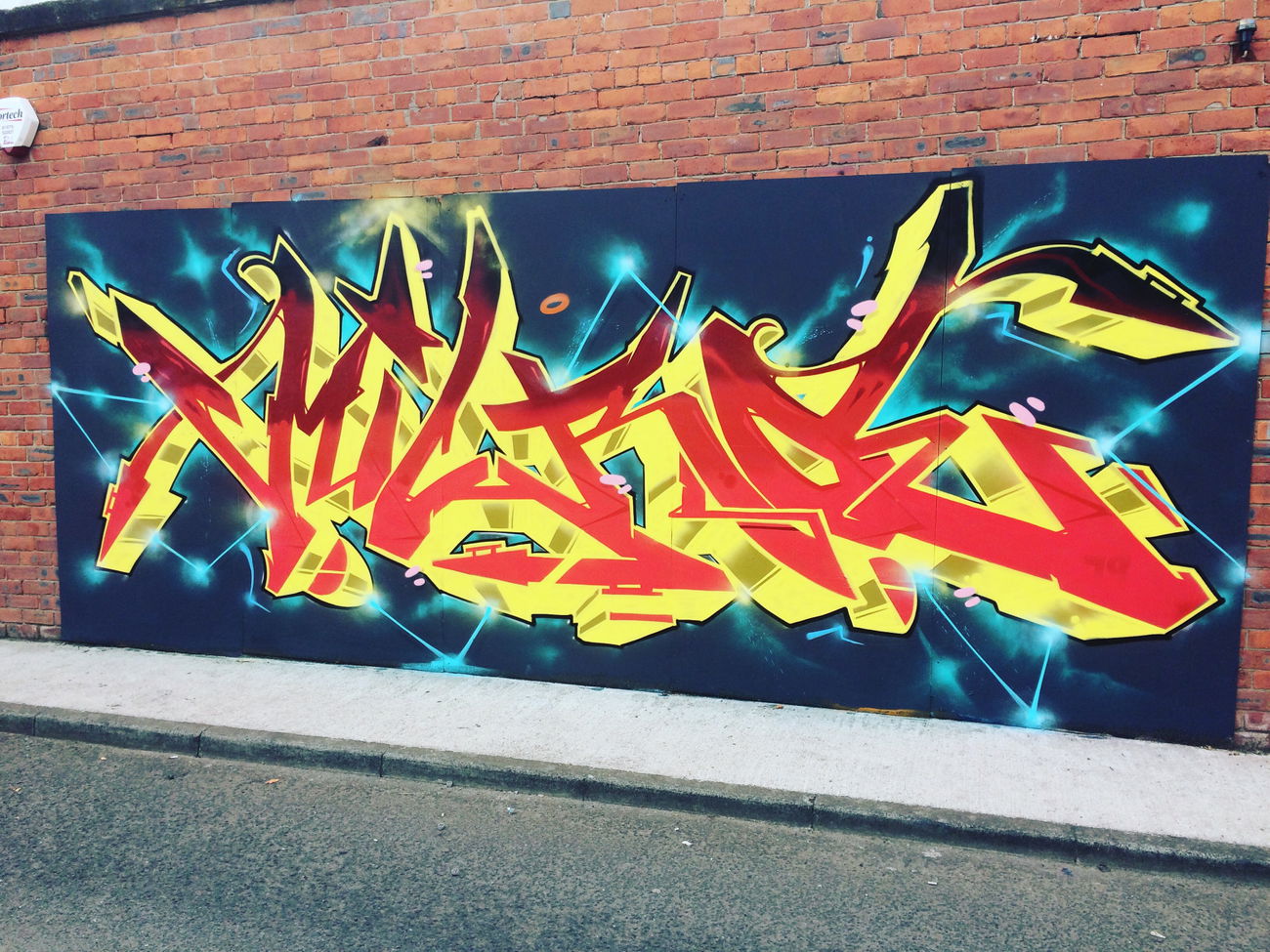 Graffiti Wall - Photo by micro79