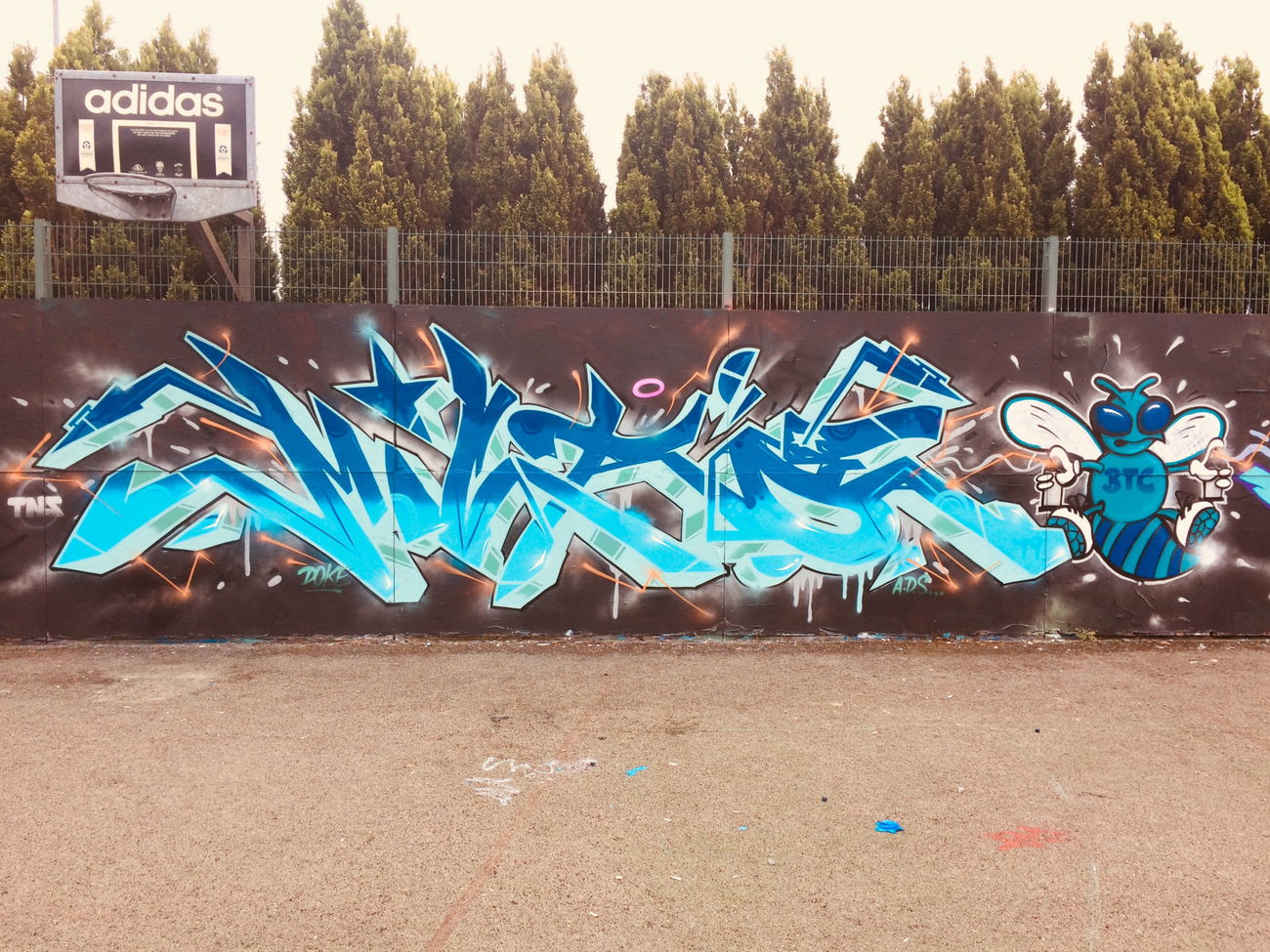 Graffiti Wall - Photo by micro79