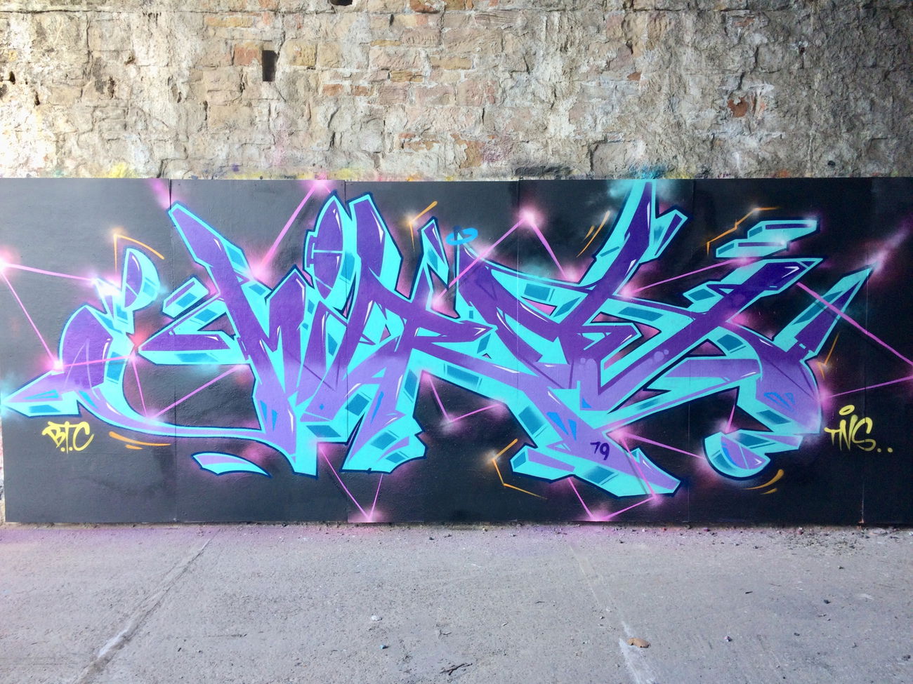 Graffiti Wall - Photo by micro79