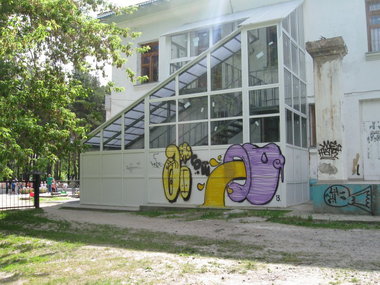 Graffiti Bombing in Tyumen - Photo by microu - micro, ou