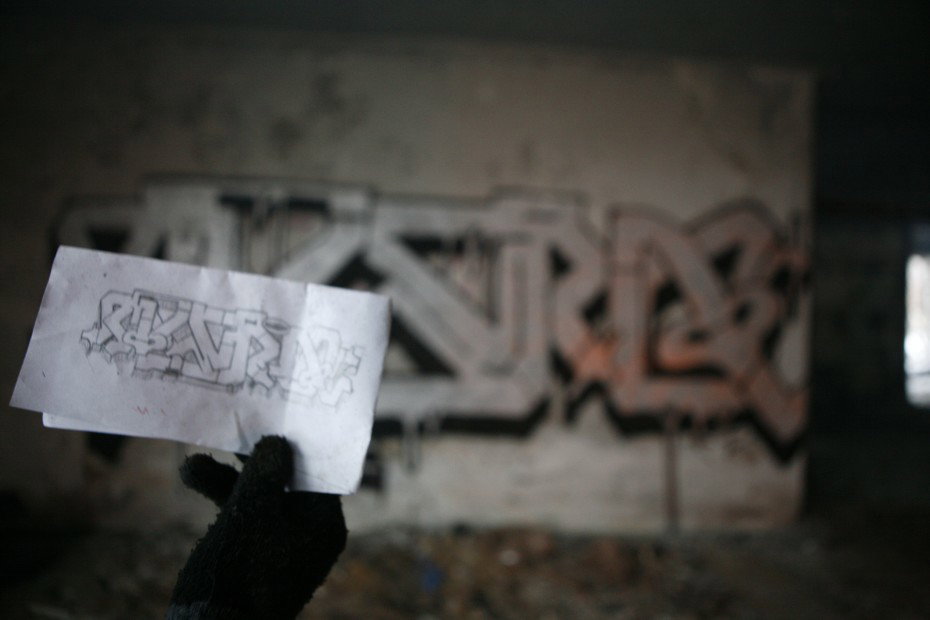 Graffiti Sketch in Tyumen - Photo by microu - micro (2012)