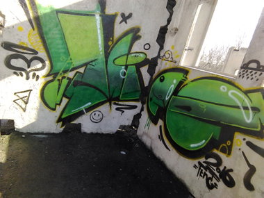 Graffiti Wall - Photo by mide (2016)