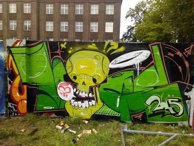 Graffiti Wall - Photo by mide (2015)