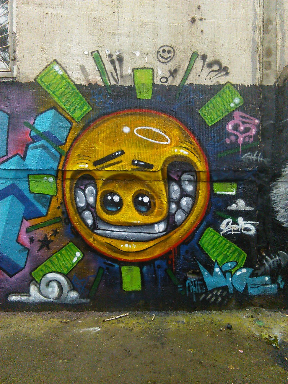 Graffiti Wall - Photo by mide (2015)