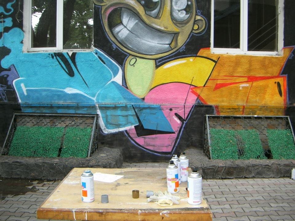 Graffiti Wall - Photo by mide