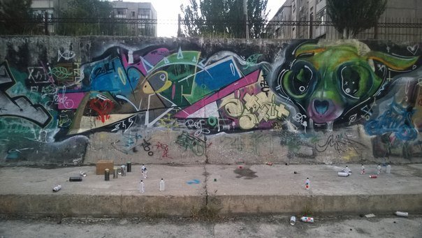Graffiti Wall - Photo by mide