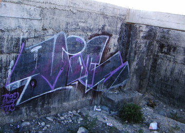 Graffiti Wall - Photo by mide