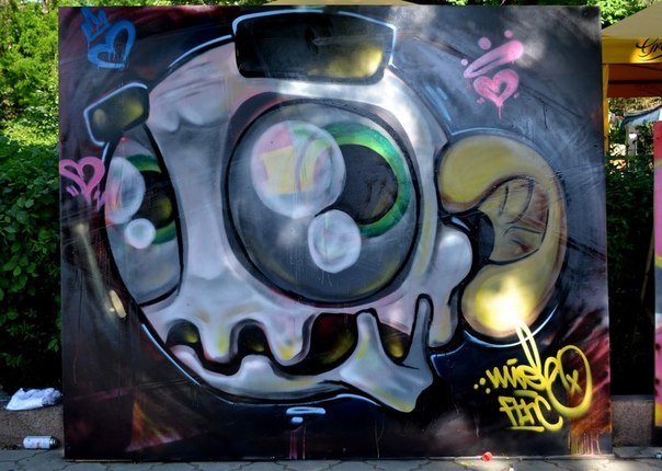 Graffiti Wall - Photo by mide