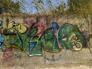Graffiti Wall - Photo by mide (2015)