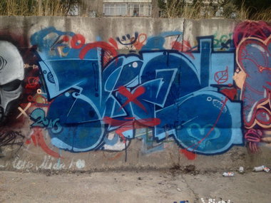 Graffiti Wall - Photo by mide