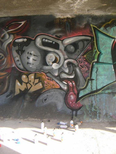 Graffiti Wall - Photo by mide