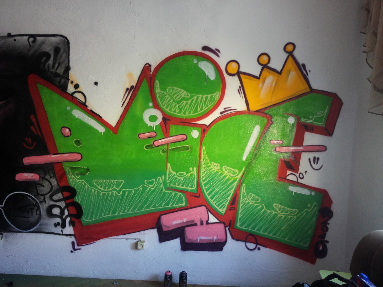 Graffiti Wall - Photo by mide