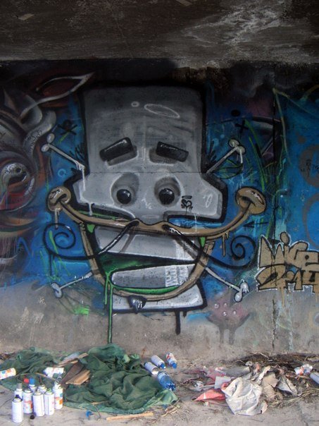 Graffiti Wall - Photo by mide