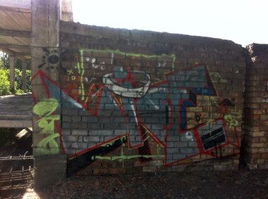 Graffiti Wall - Photo by mide (2016)