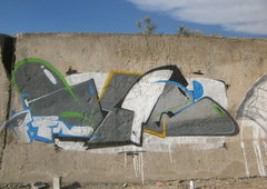 Graffiti Wall - Photo by mide