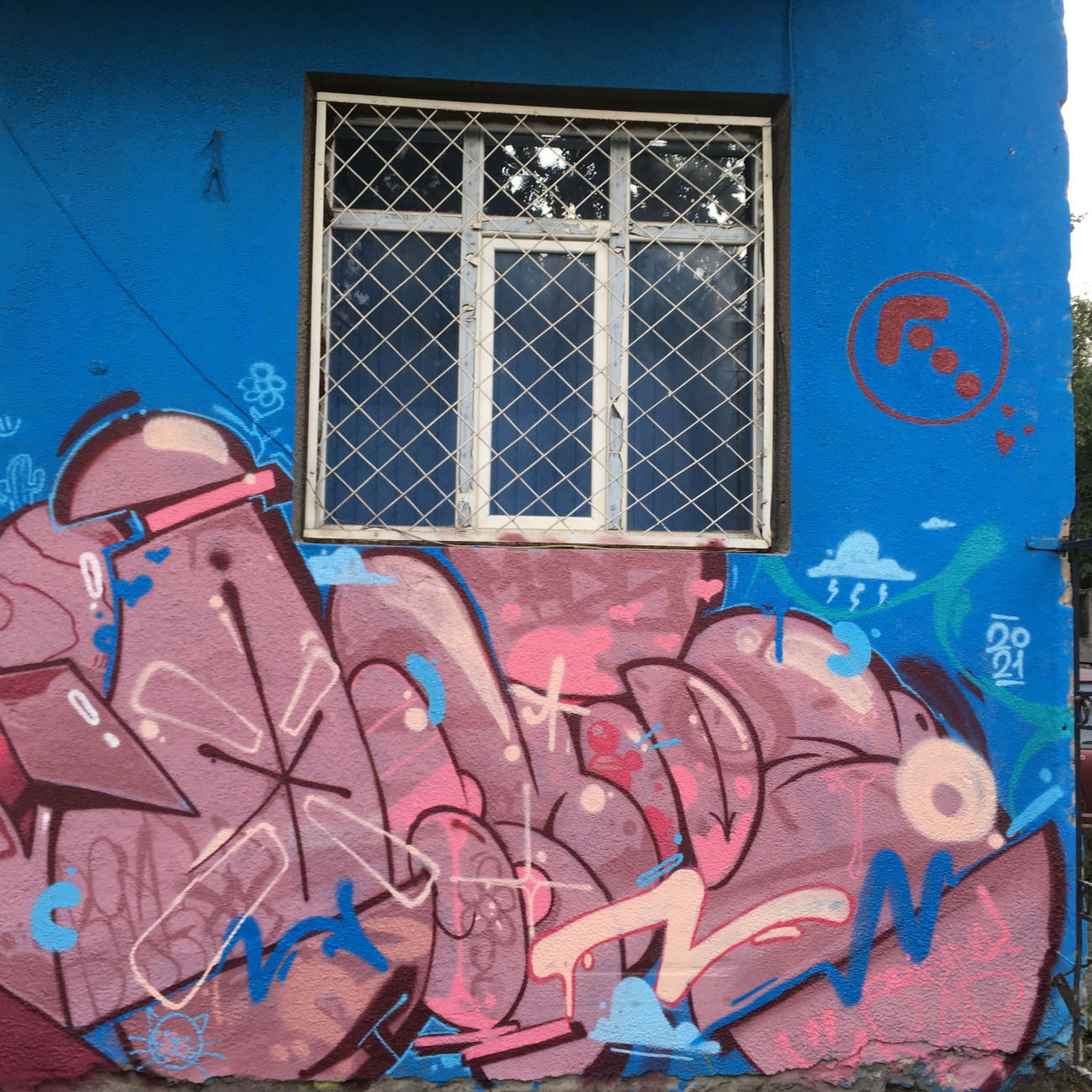 Graffiti Wall - Photo by mide