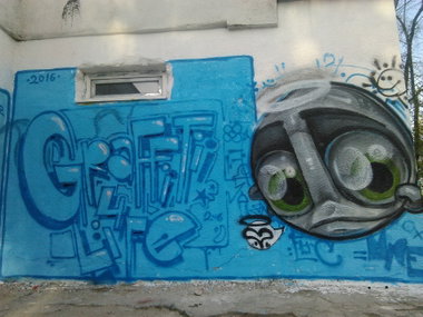 Graffiti Wall - Photo by mide