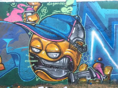 Graffiti Wall - Photo by mide - ogmide