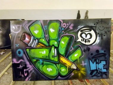 Graffiti Street Art - Photo by mide (2015)