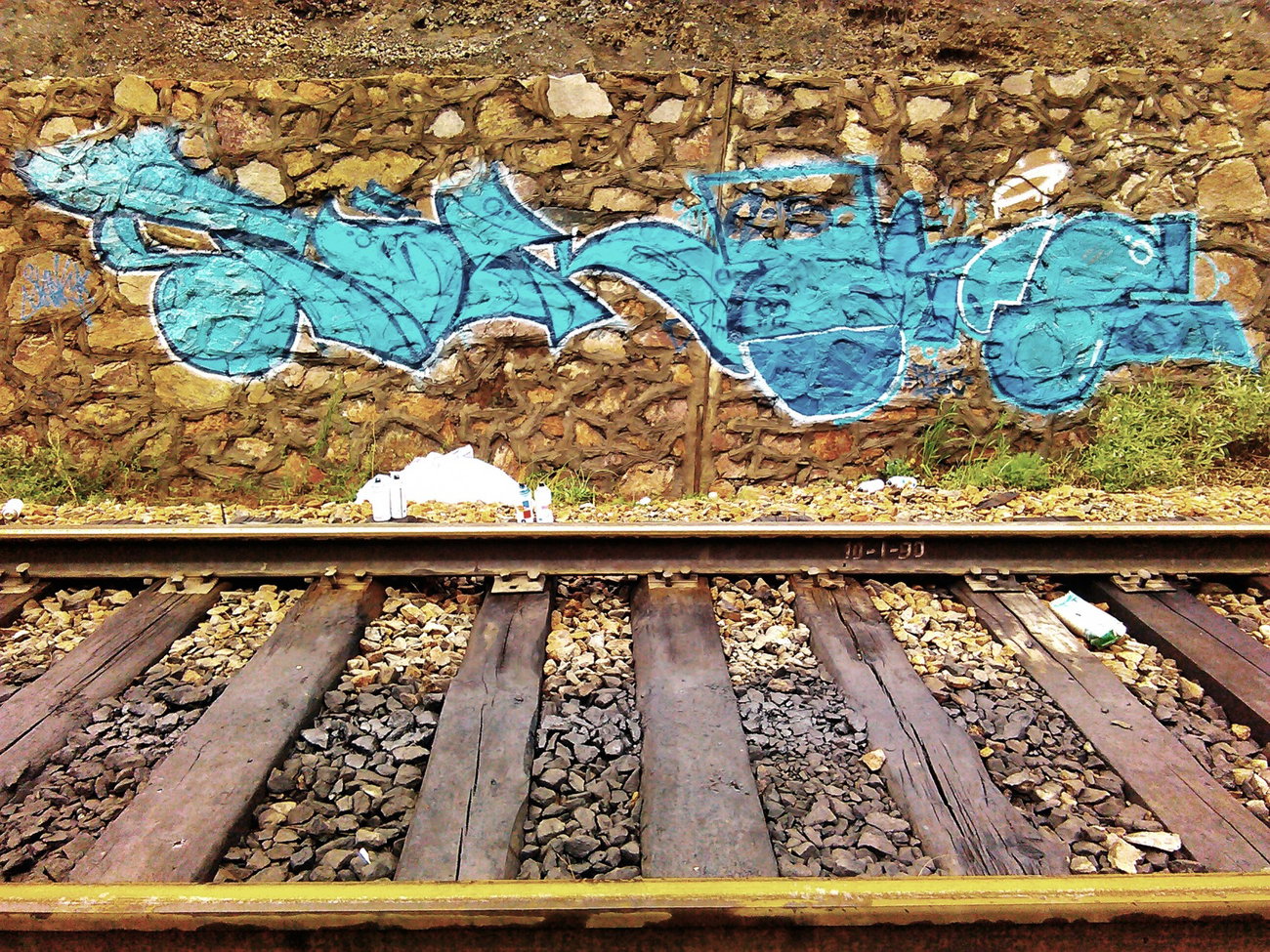 Graffiti Wall - Photo by mide