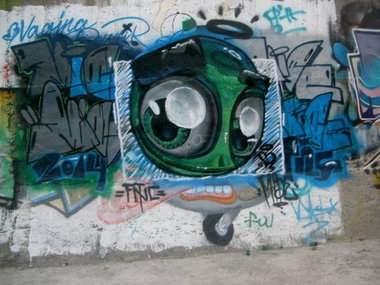 Graffiti Wall - Photo by mide