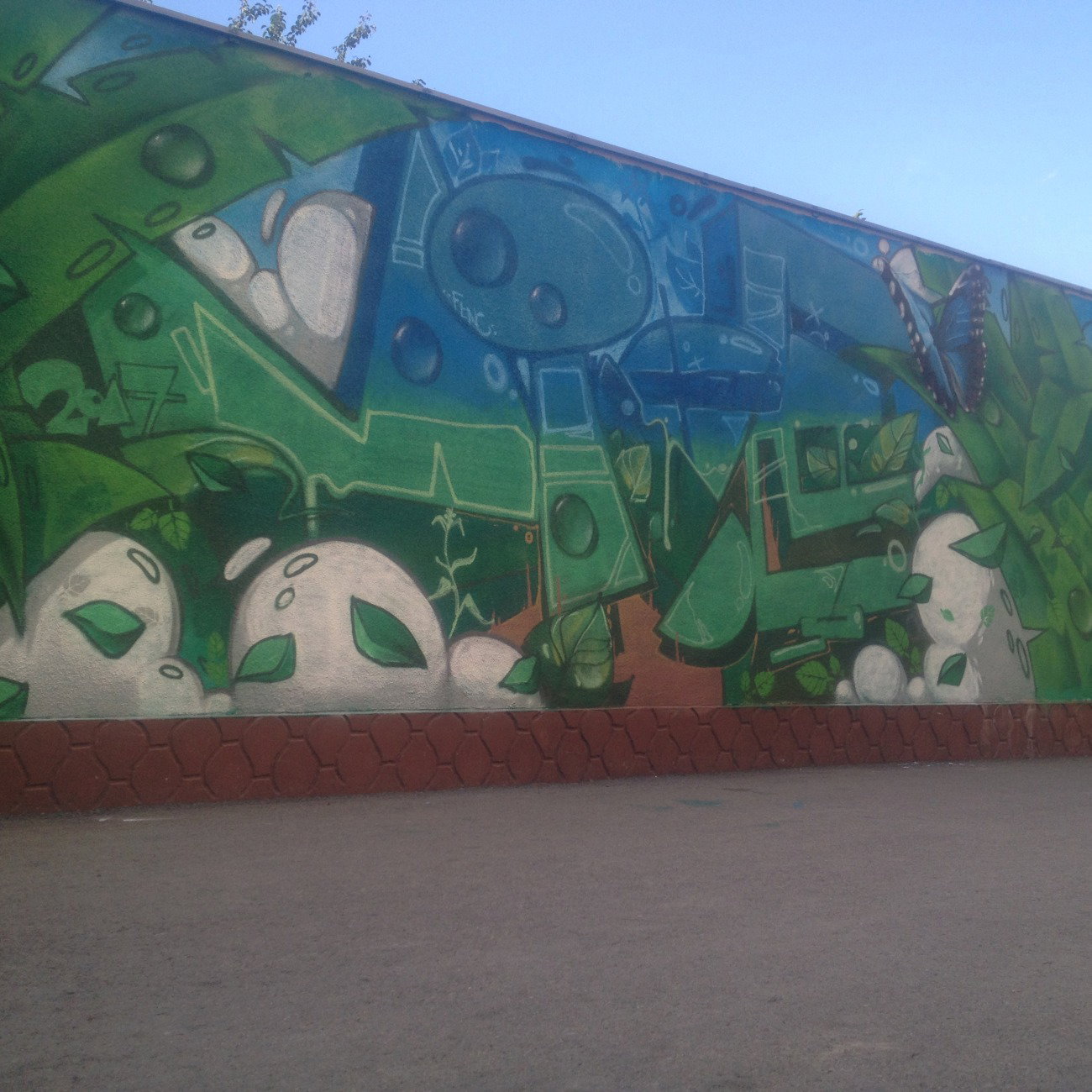 Graffiti Wall - Photo by mide (2017)