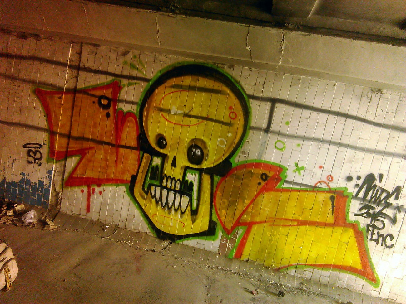 Graffiti Bombing - Photo by mide