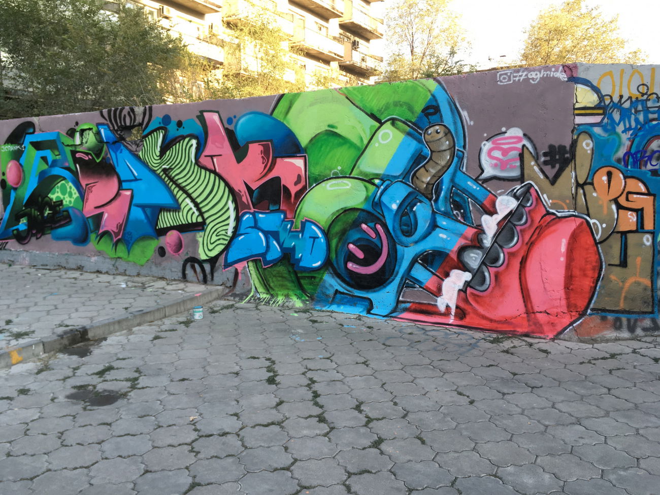 Graffiti Wall - Photo by mide