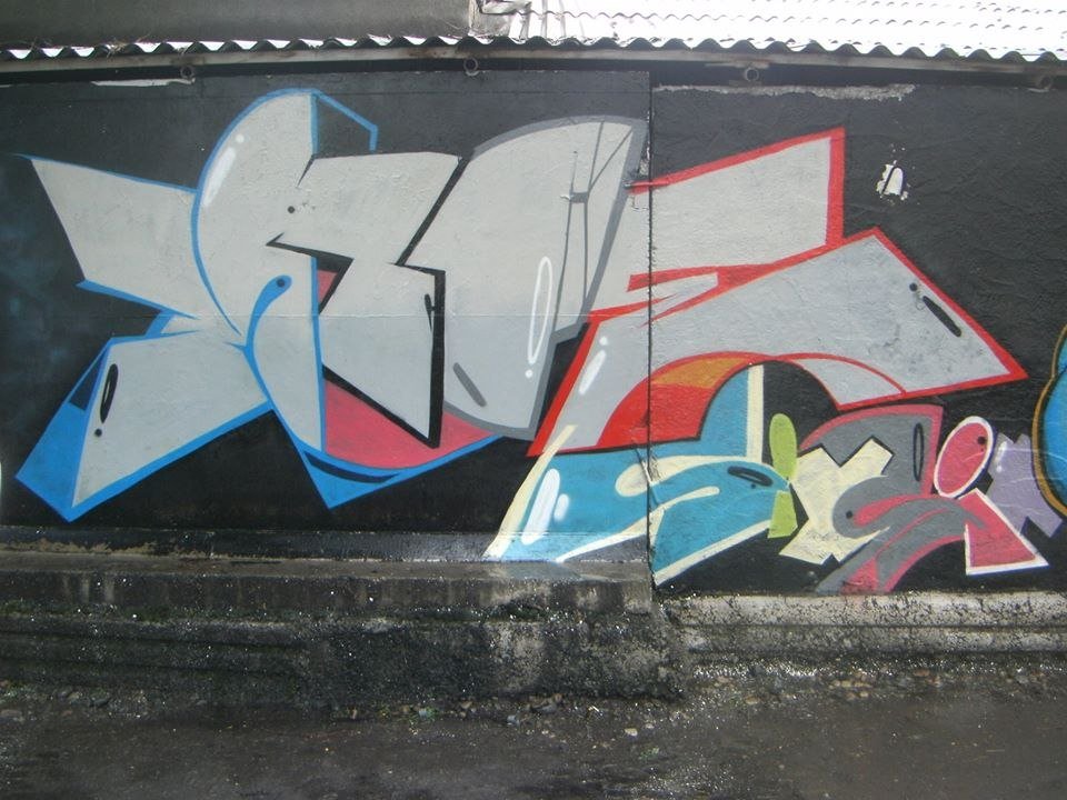Graffiti Wall - Photo by mide