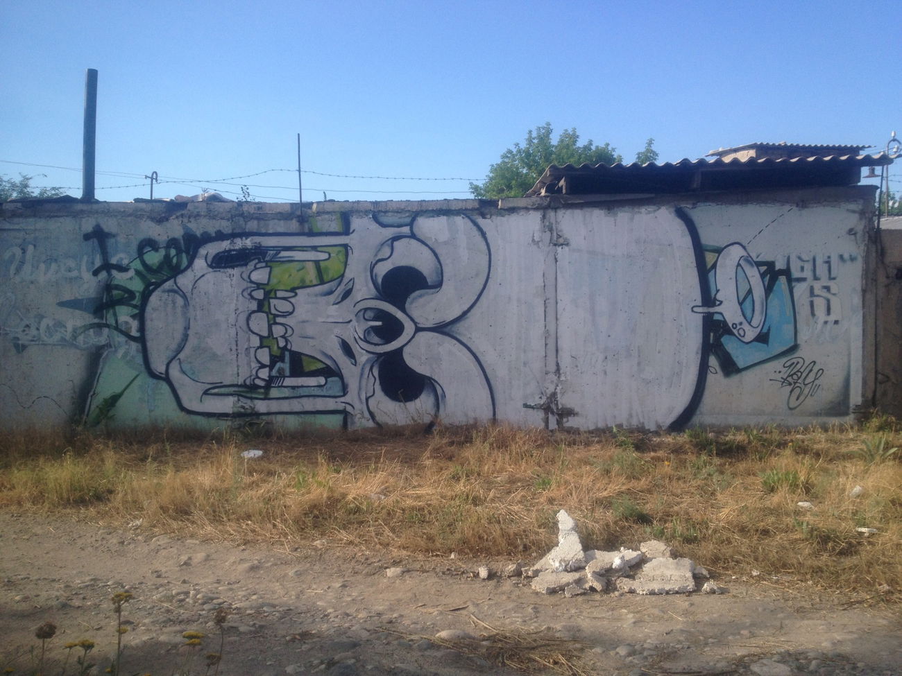 Graffiti Wall - Photo by mide (2017)