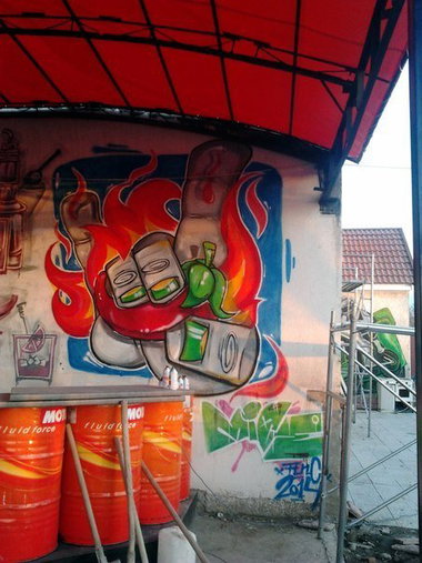 Graffiti Wall - Photo by mide