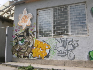 Graffiti Wall - Photo by mide (2016)