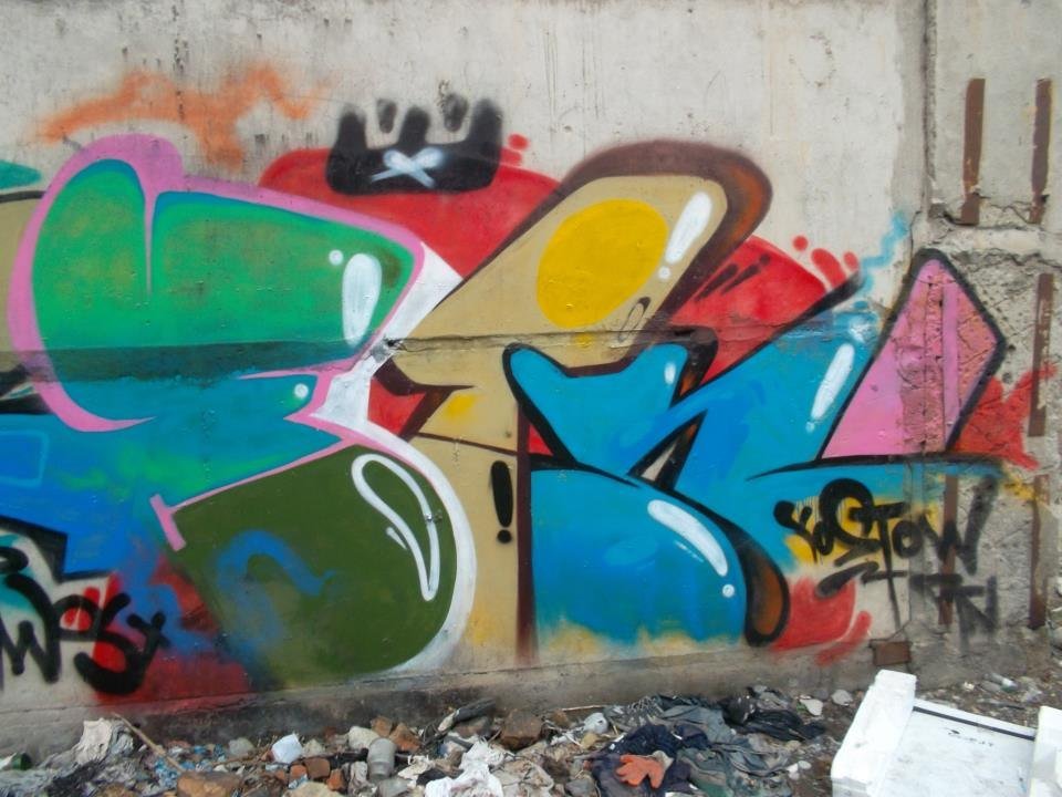 Graffiti Wall - Photo by mide