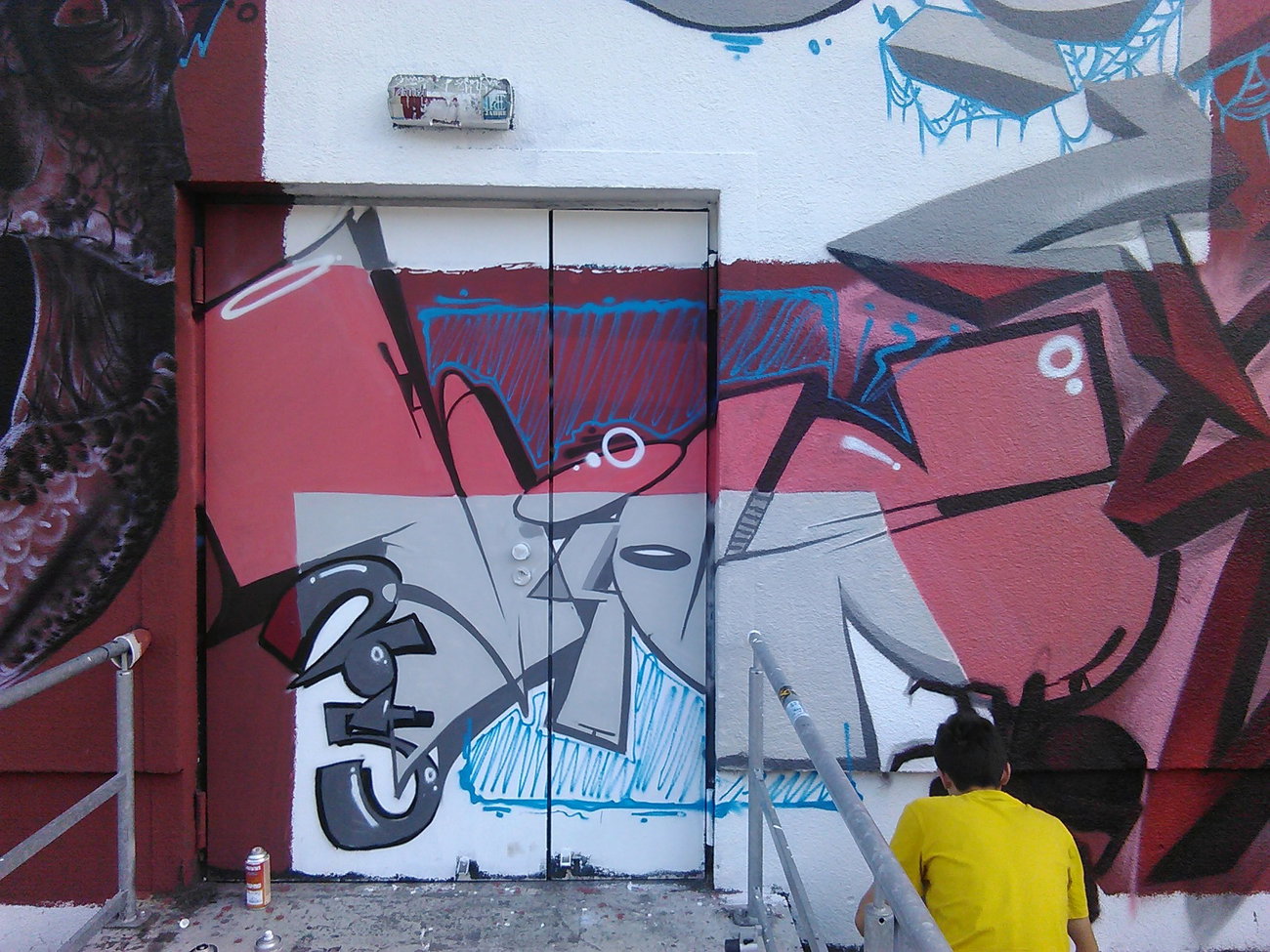Graffiti Wall - Photo by mide