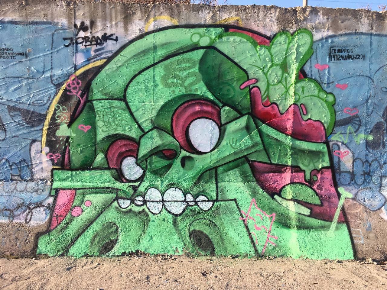 Graffiti Wall - Photo by mide