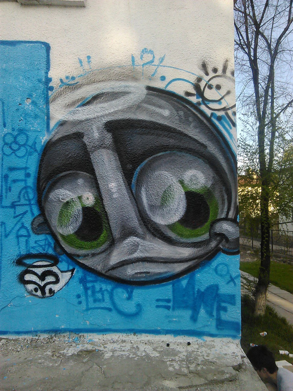 Graffiti Wall - Photo by mide