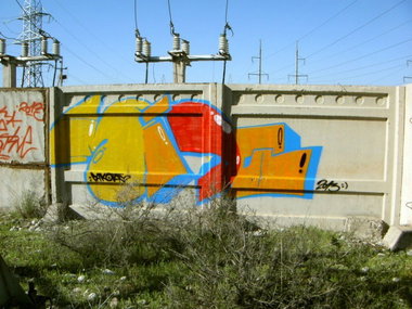 Graffiti Bombing - Photo by mide