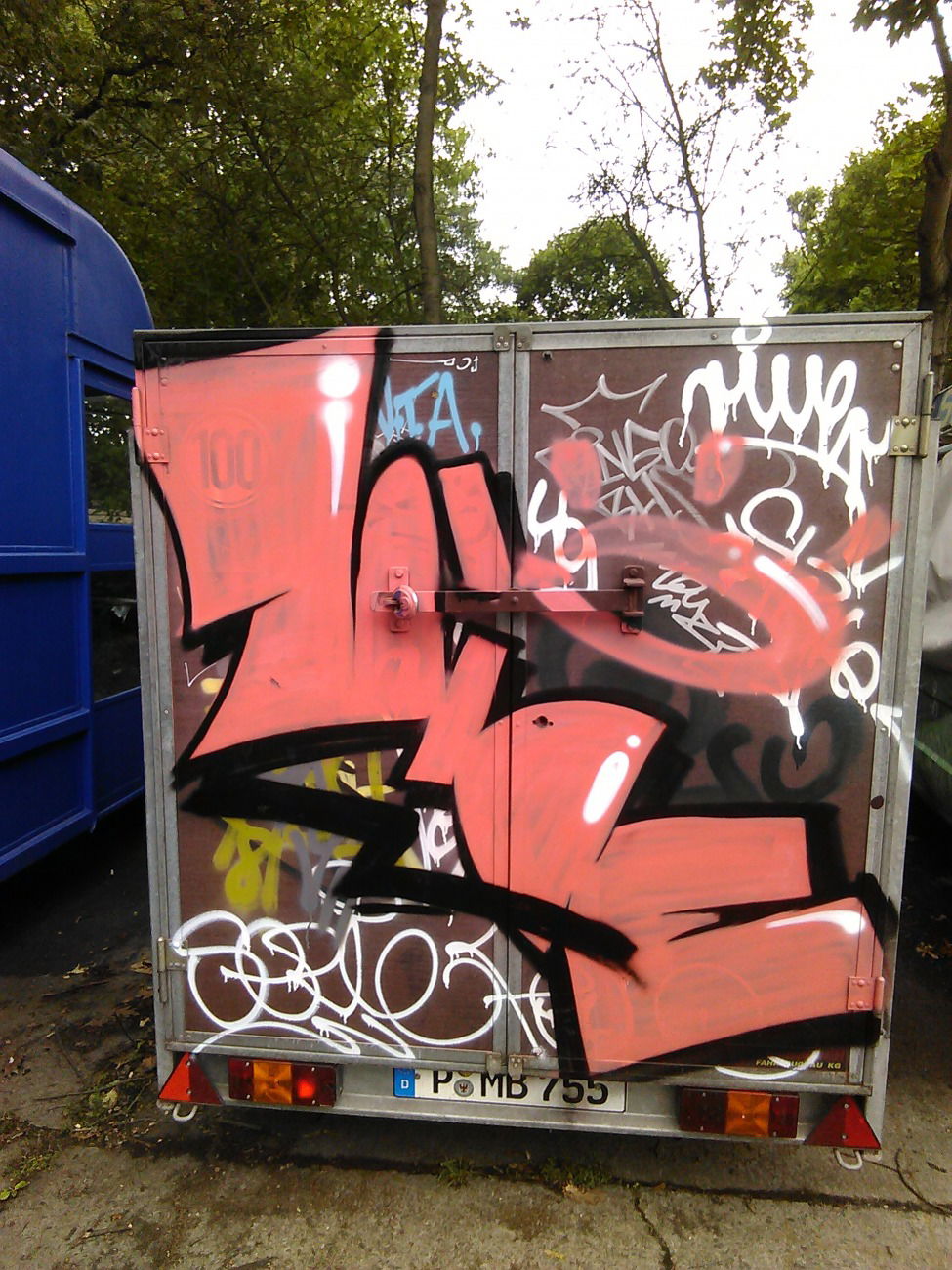 Graffiti Bombing - Photo by mide (2015)